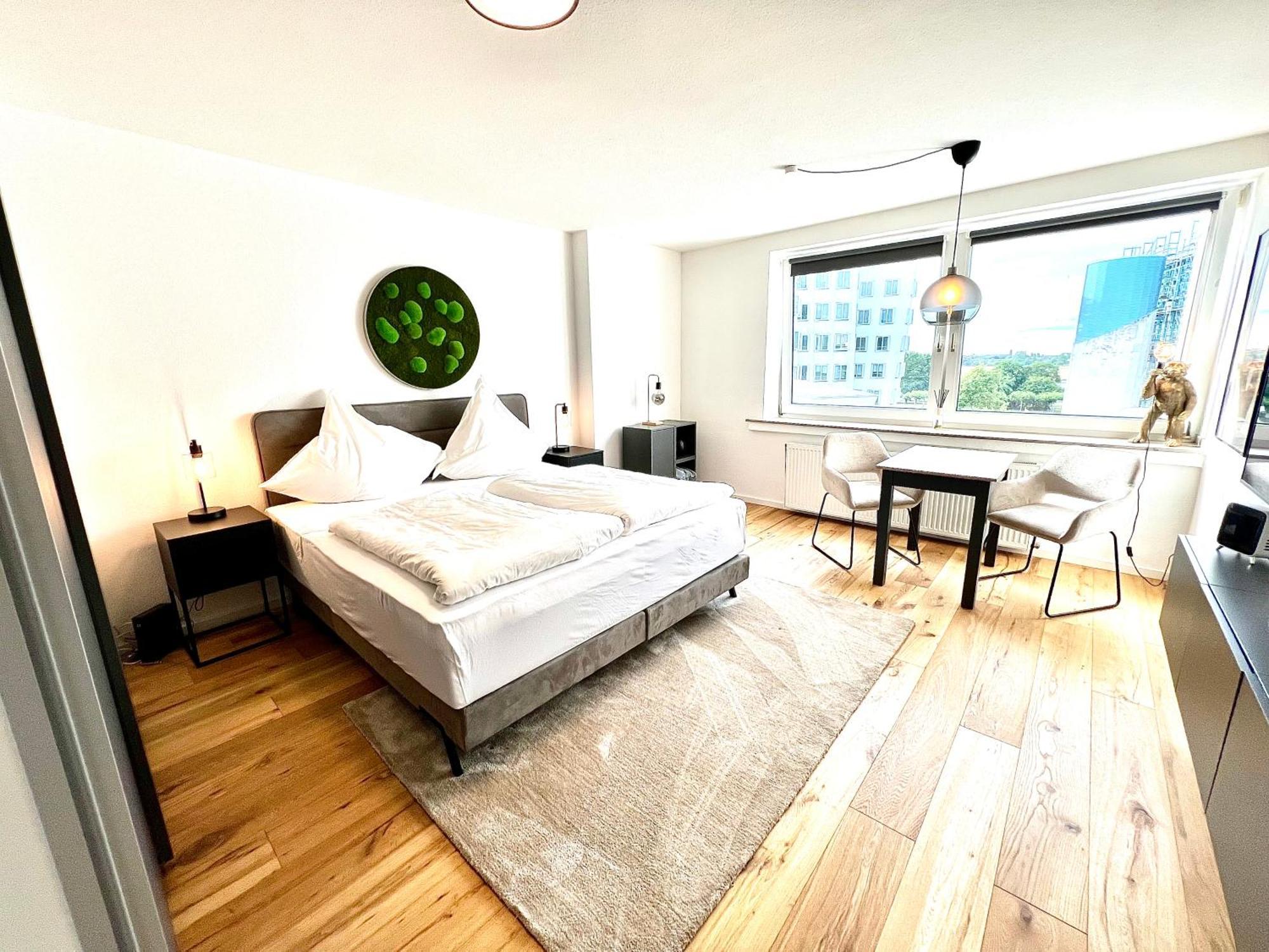 City-apartment Mit Rheinblick Düsseldorf