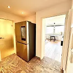 City-apartment Mit Rheinblick * Dusseldorf