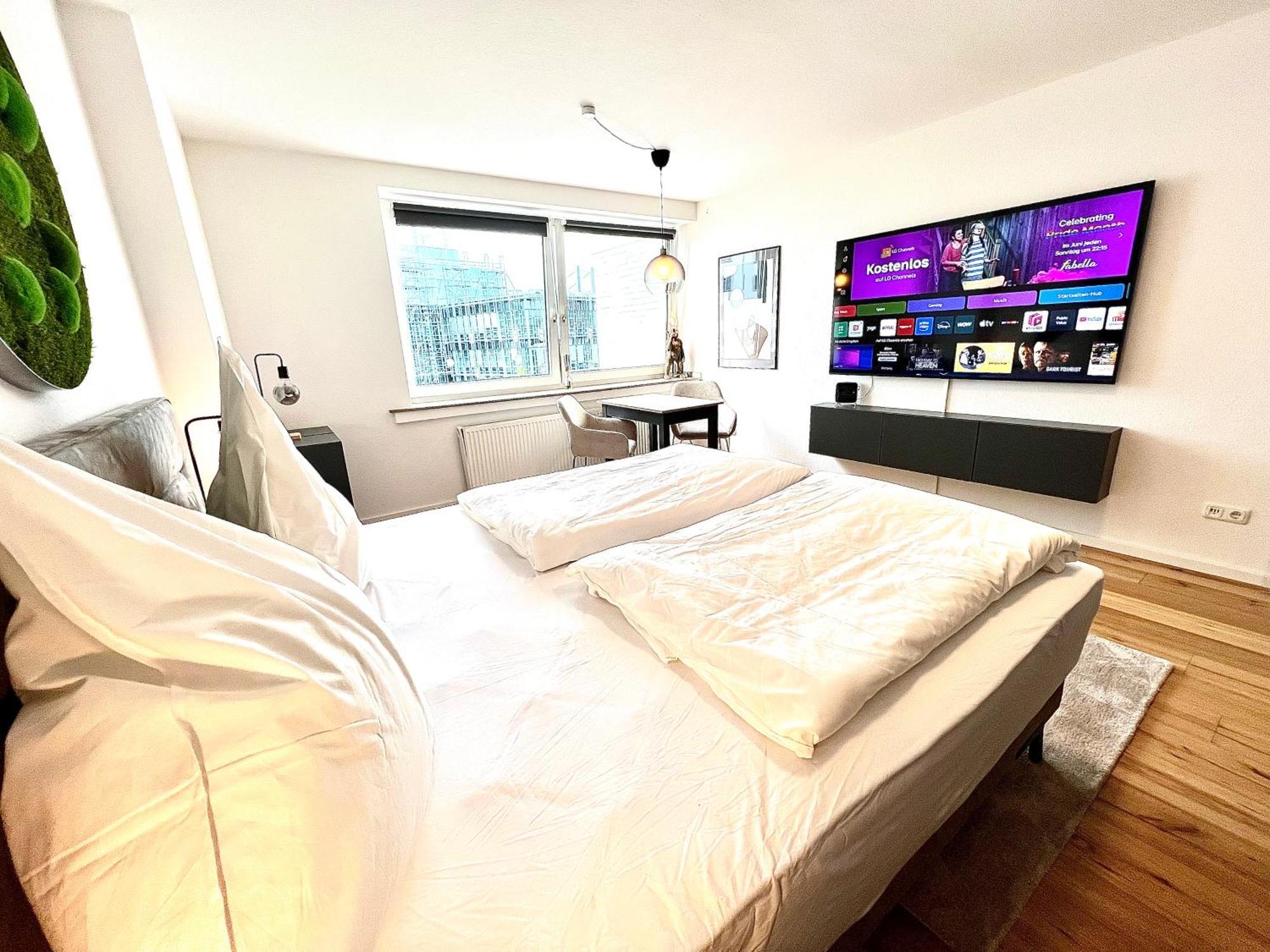 City-apartment Mit Rheinblick Düsseldorf